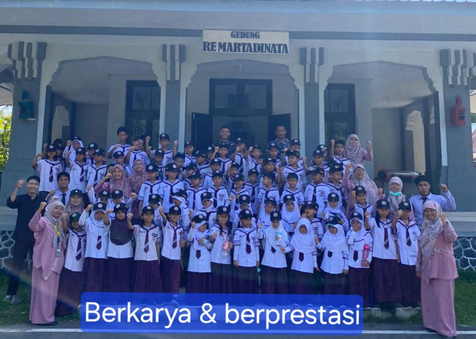 siswa SD Akar Panrita Mamminasata Outing Class di Kodaeral Makassar